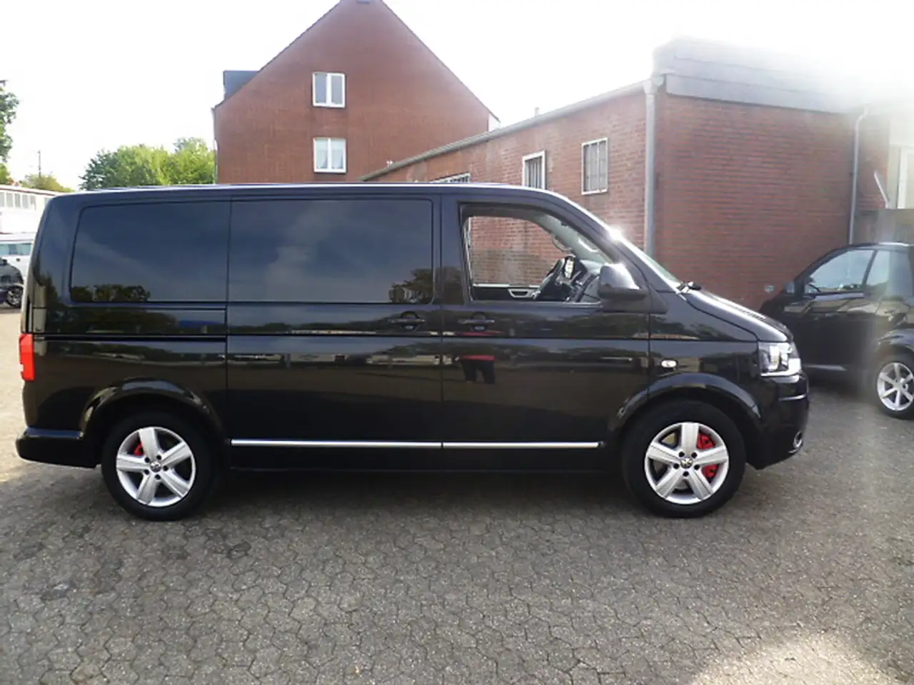 VOLKSWAGEN T5.1 MULTIVAN 2.0 TDI 179CH - TEAM - BVA - 7 PLACES - CAMÉRA DE RECUL - ATTELAGE FIXE - HISTORIQUE ENTRETIEN COMPLET