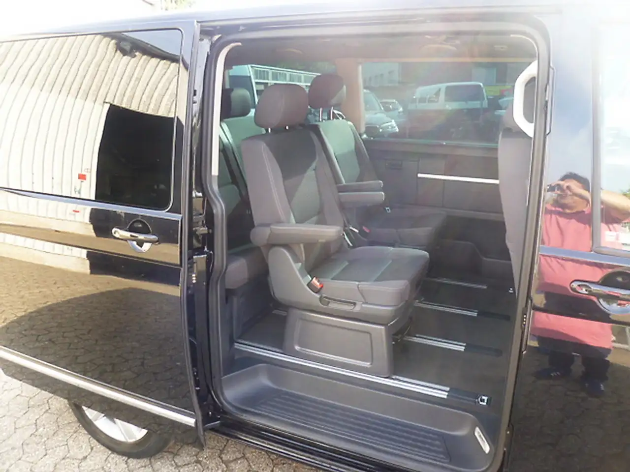 VOLKSWAGEN T5.1 MULTIVAN 2.0 TDI 179CH - TEAM - BVA - 7 PLACES - CAMÉRA DE RECUL - ATTELAGE FIXE - HISTORIQUE ENTRETIEN COMPLET