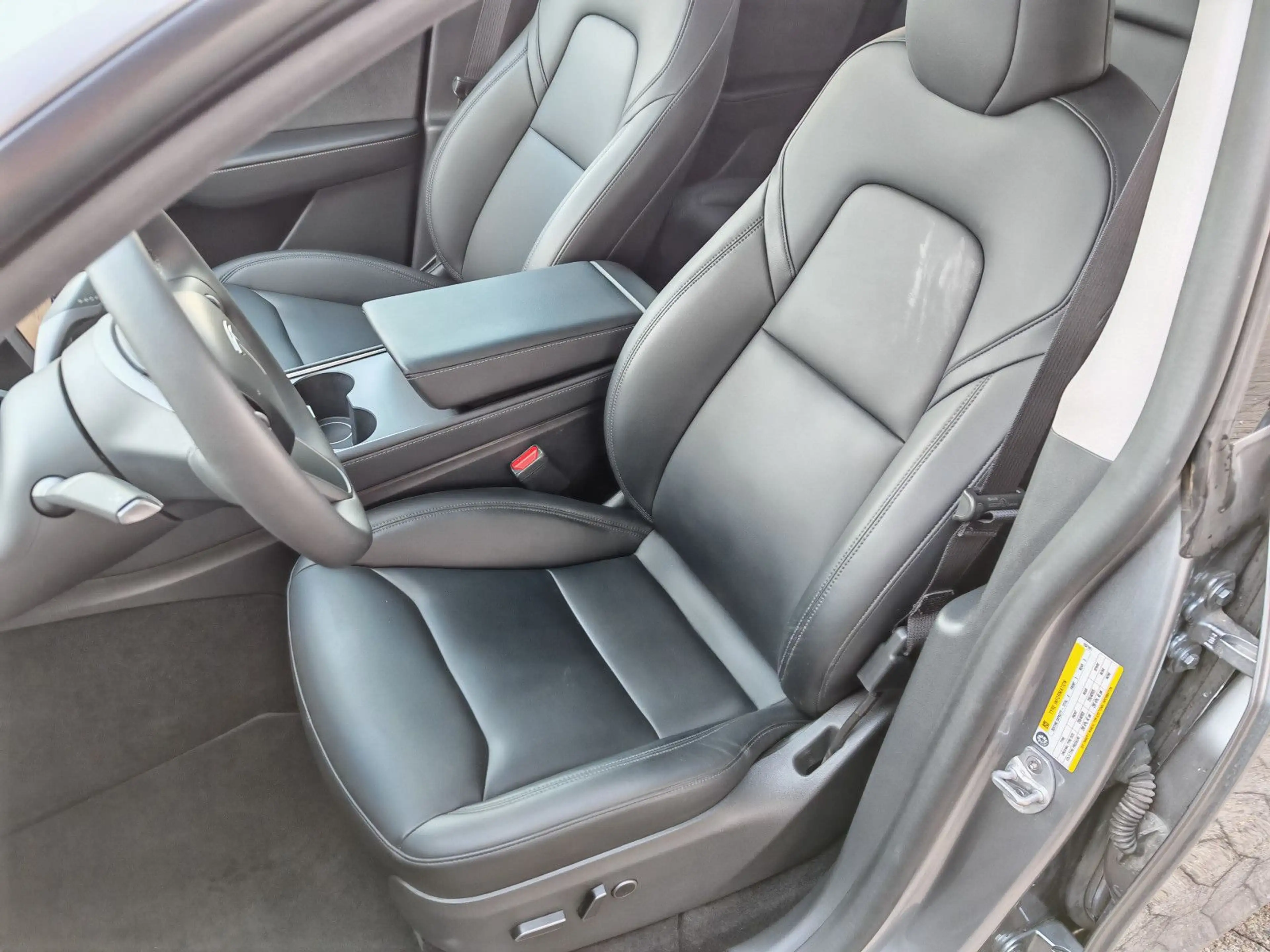 Tesla Model Y LongRange AWD | EAP | AHK | SoH 92,6% — photo 5