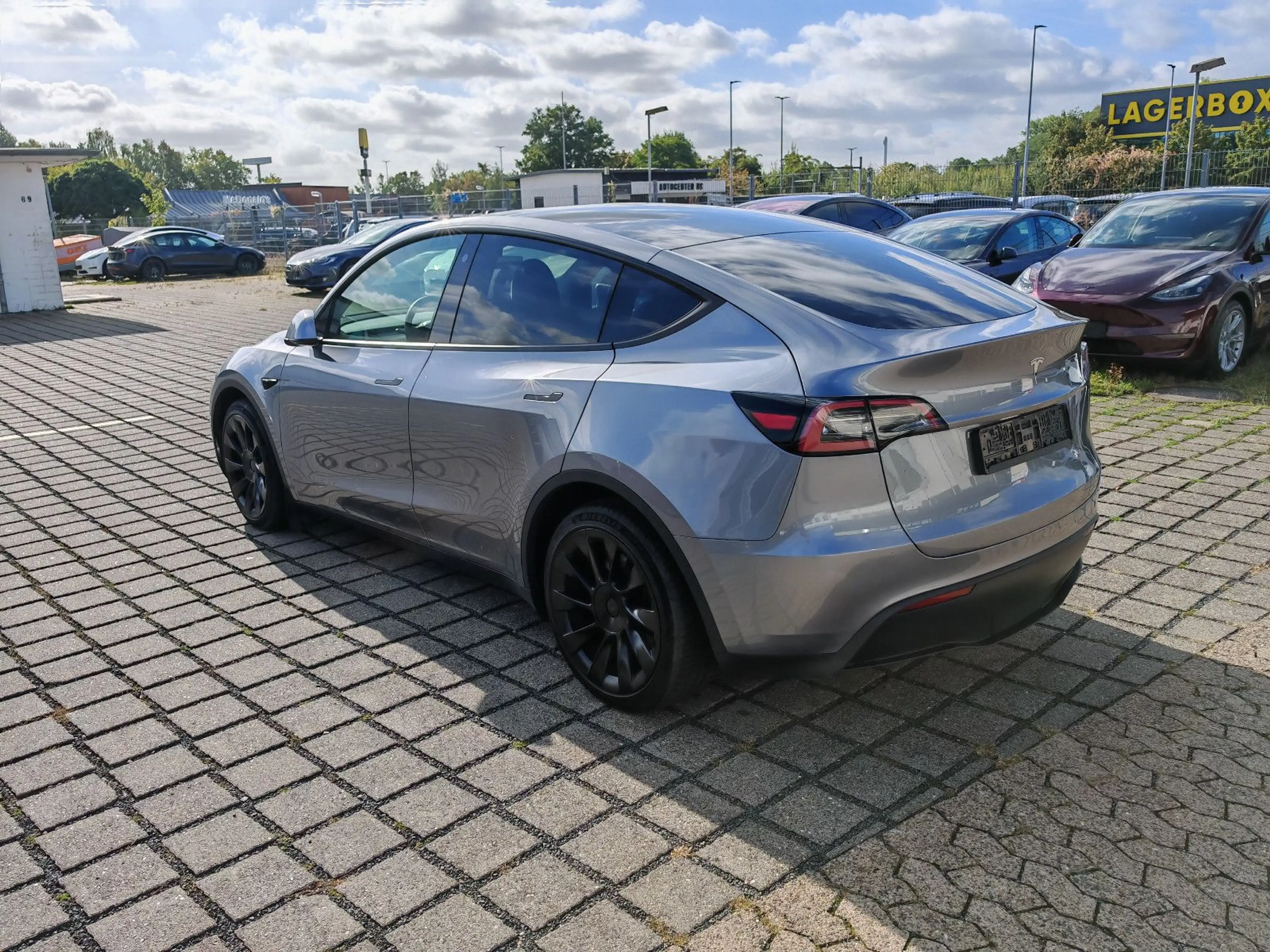 Tesla Model Y LongRange AWD | EAP | AHK | SoH 92,6% — photo 13