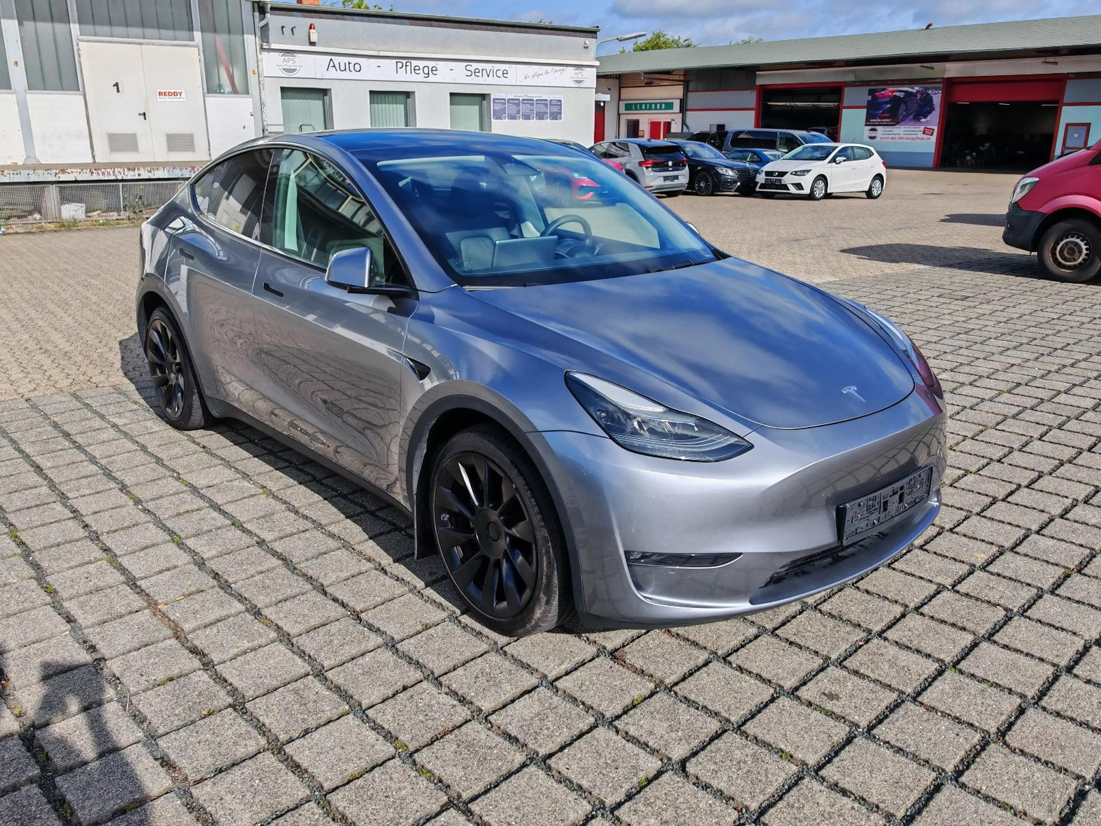 Tesla Model Y LongRange AWD | EAP | AHK | SoH 92,6%