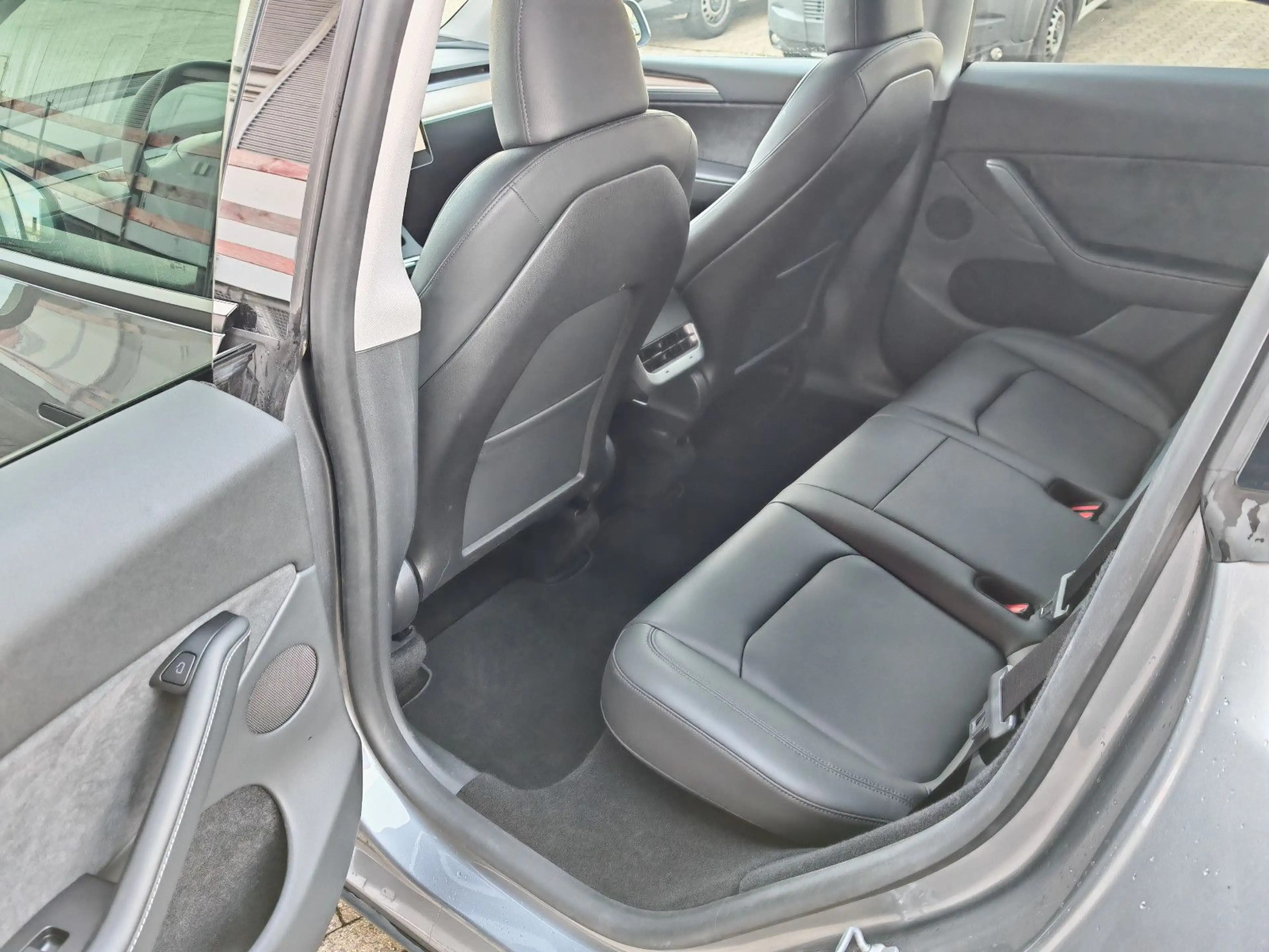 Tesla Model Y LongRange AWD | EAP | AHK | SoH 92,6% — photo 7