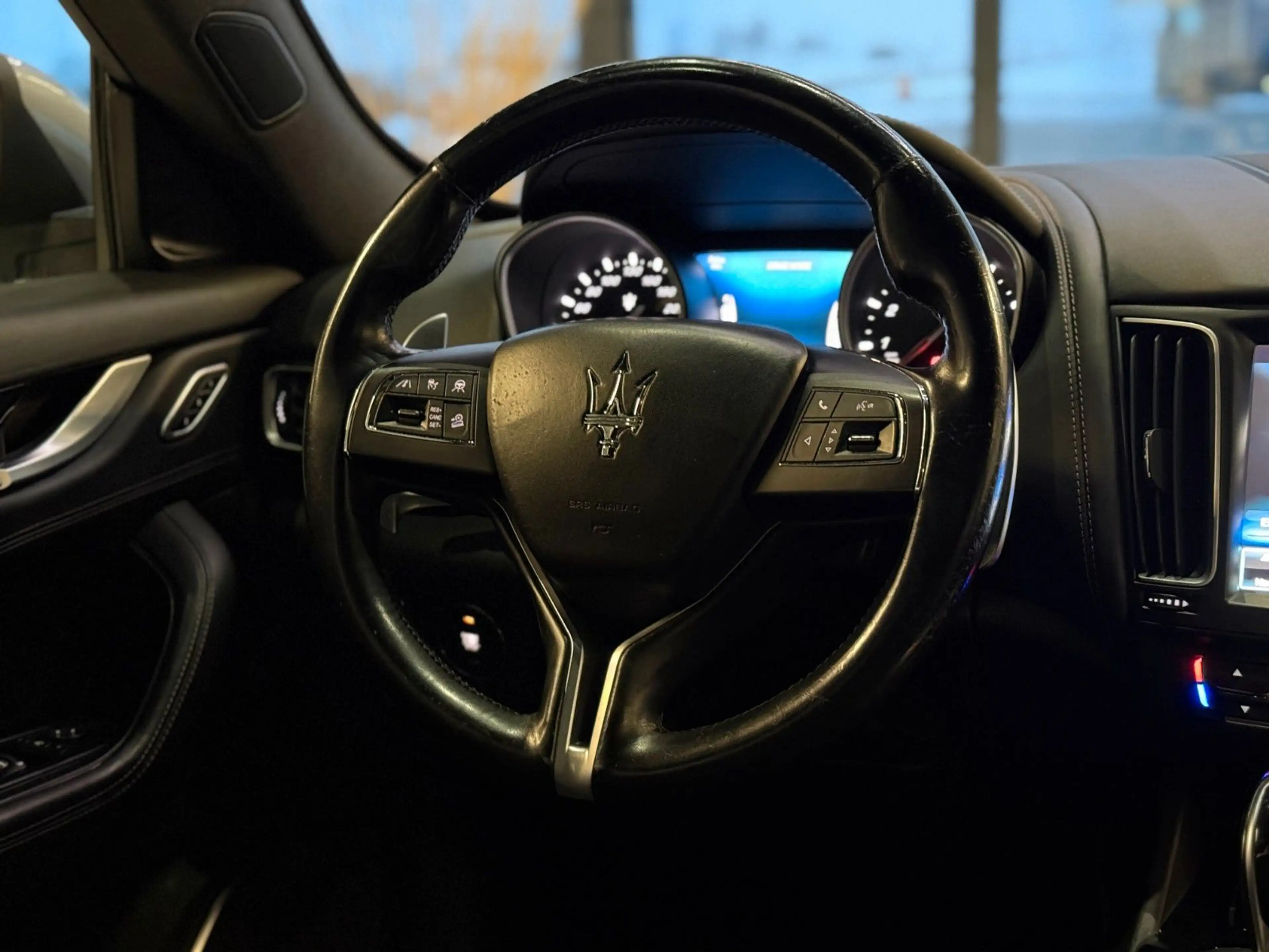 Maserati Levante GranLusso SoftClose/H&K/360°/Memory/PANO — photo 8