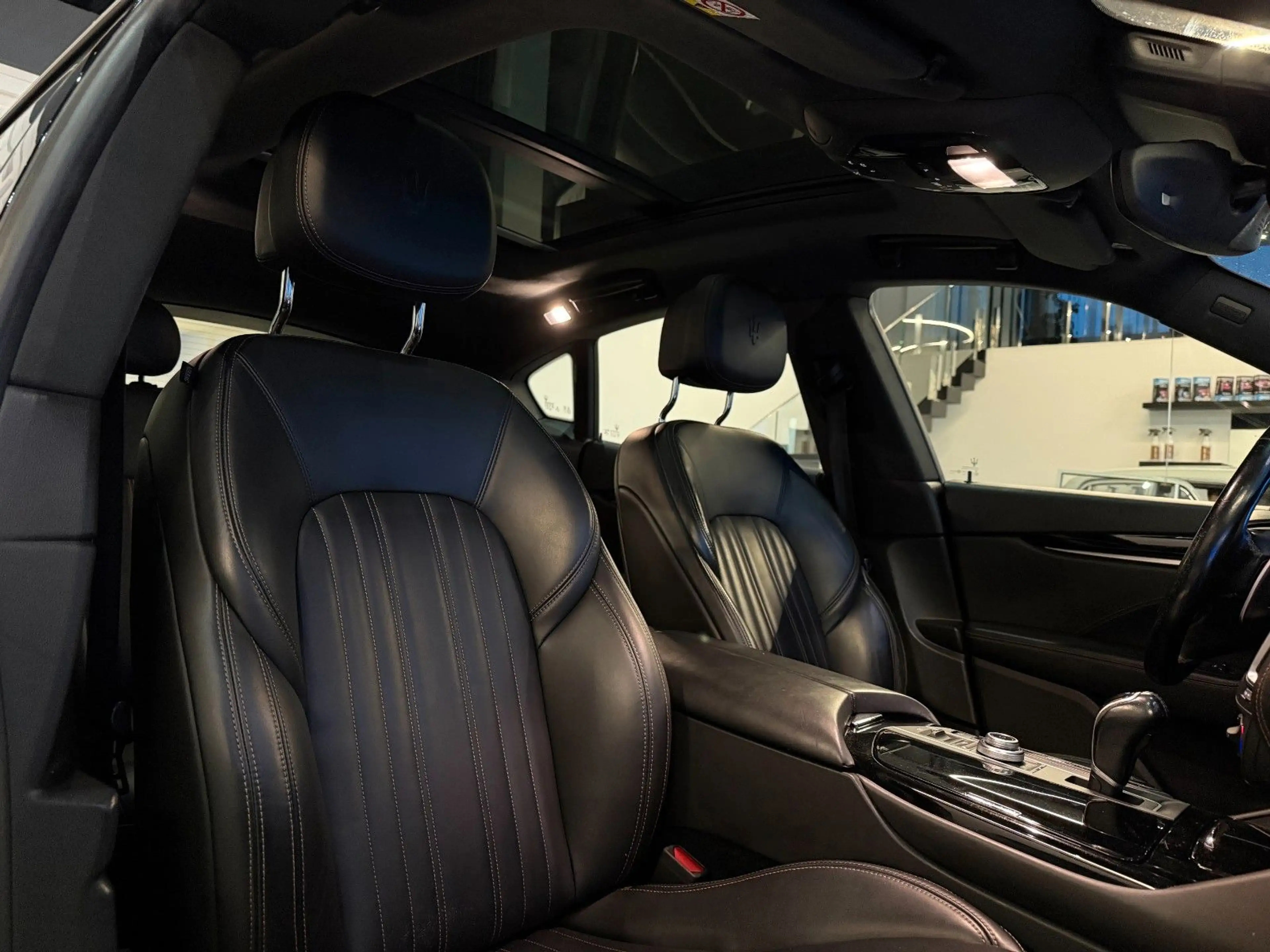Maserati Levante GranLusso SoftClose/H&K/360°/Memory/PANO — photo 11