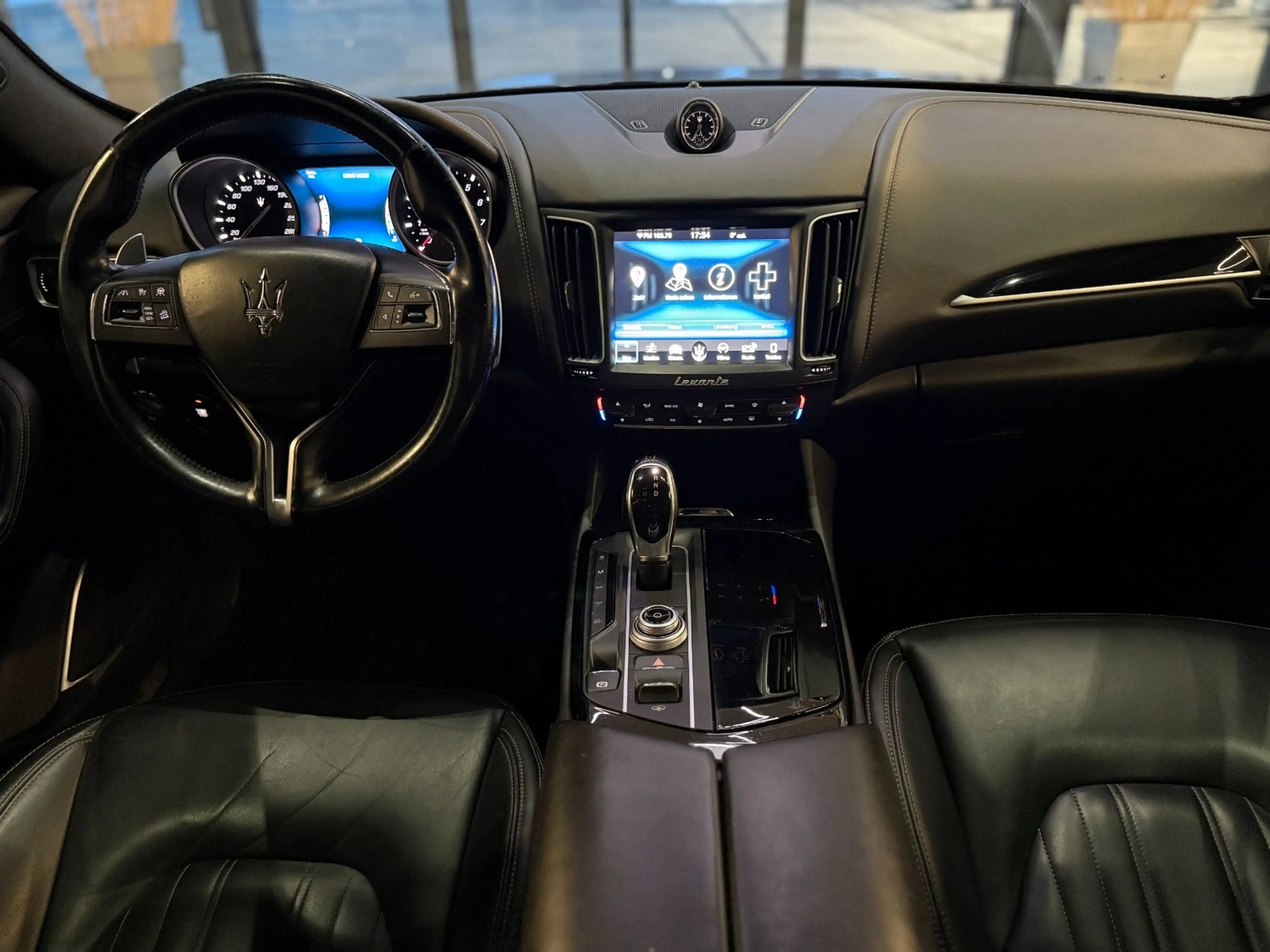 Maserati Levante GranLusso SoftClose/H&K/360°/Memory/PANO — photo 9