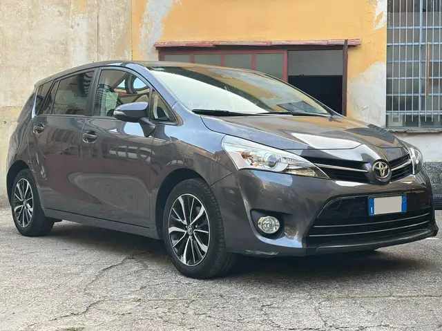 Toyota Verso 1.6 STYLE 5 POSTI * 59.000 KM *