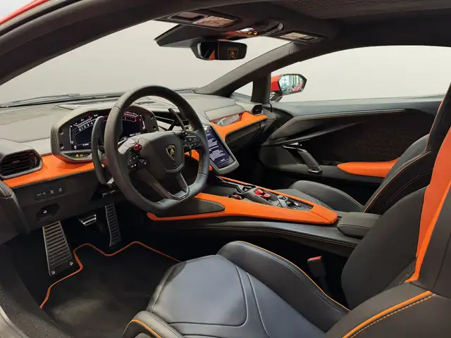 Lamborghini Revuelto view 6