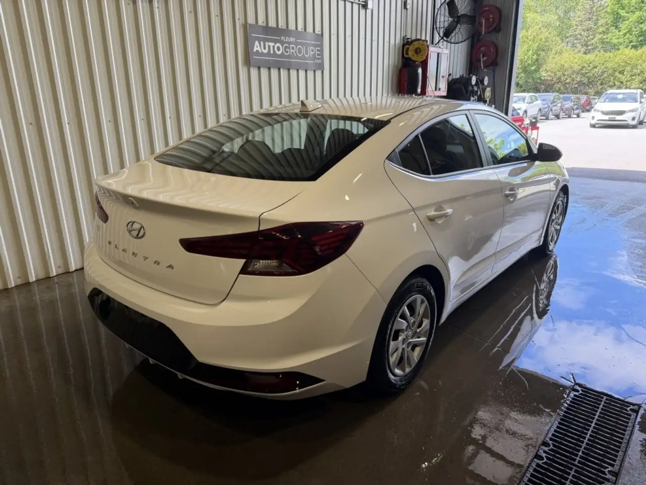 Hyundai ELANTRA снимка Hyundai ELANTRA