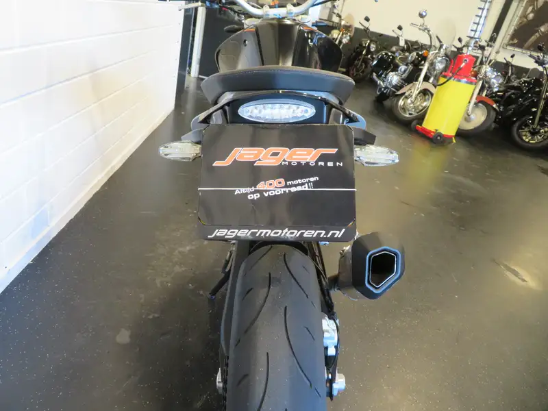 KTM 690 Duke - foto 8