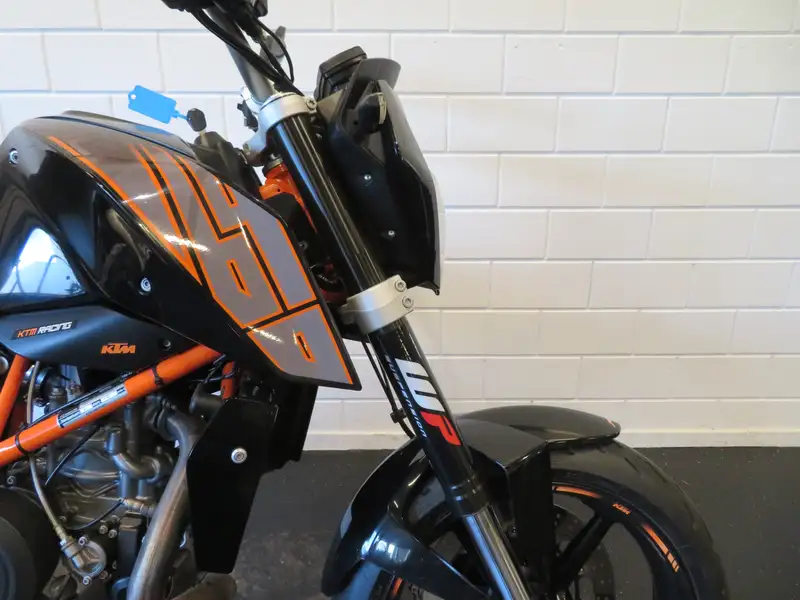 KTM 690 Duke - foto 4