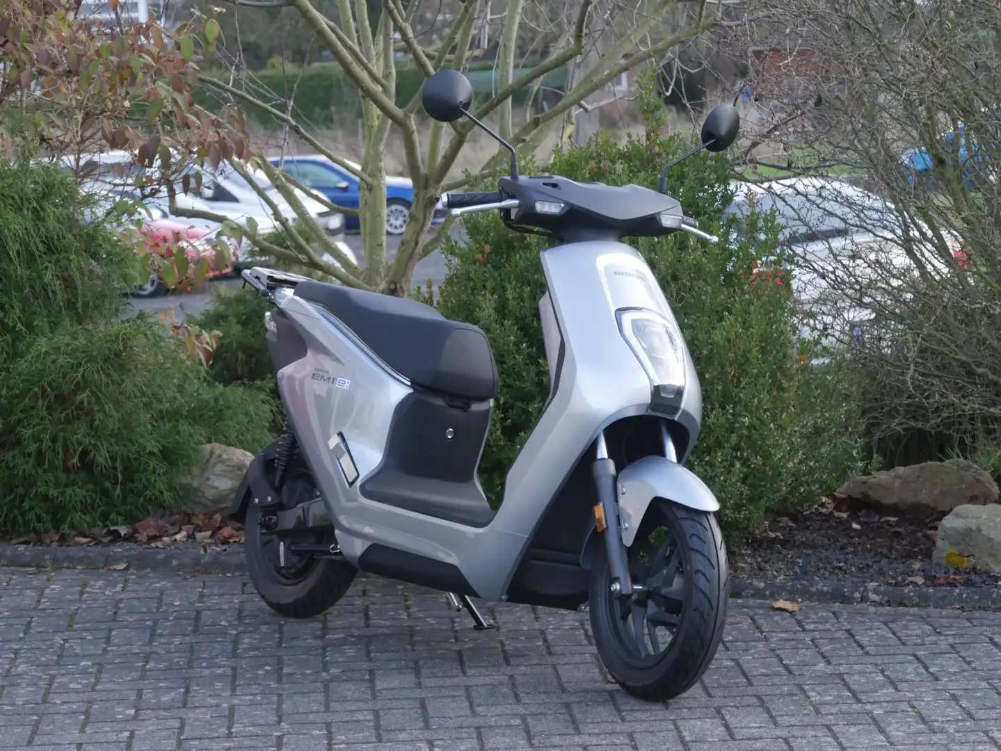 Honda EM1 e Plateado - 1