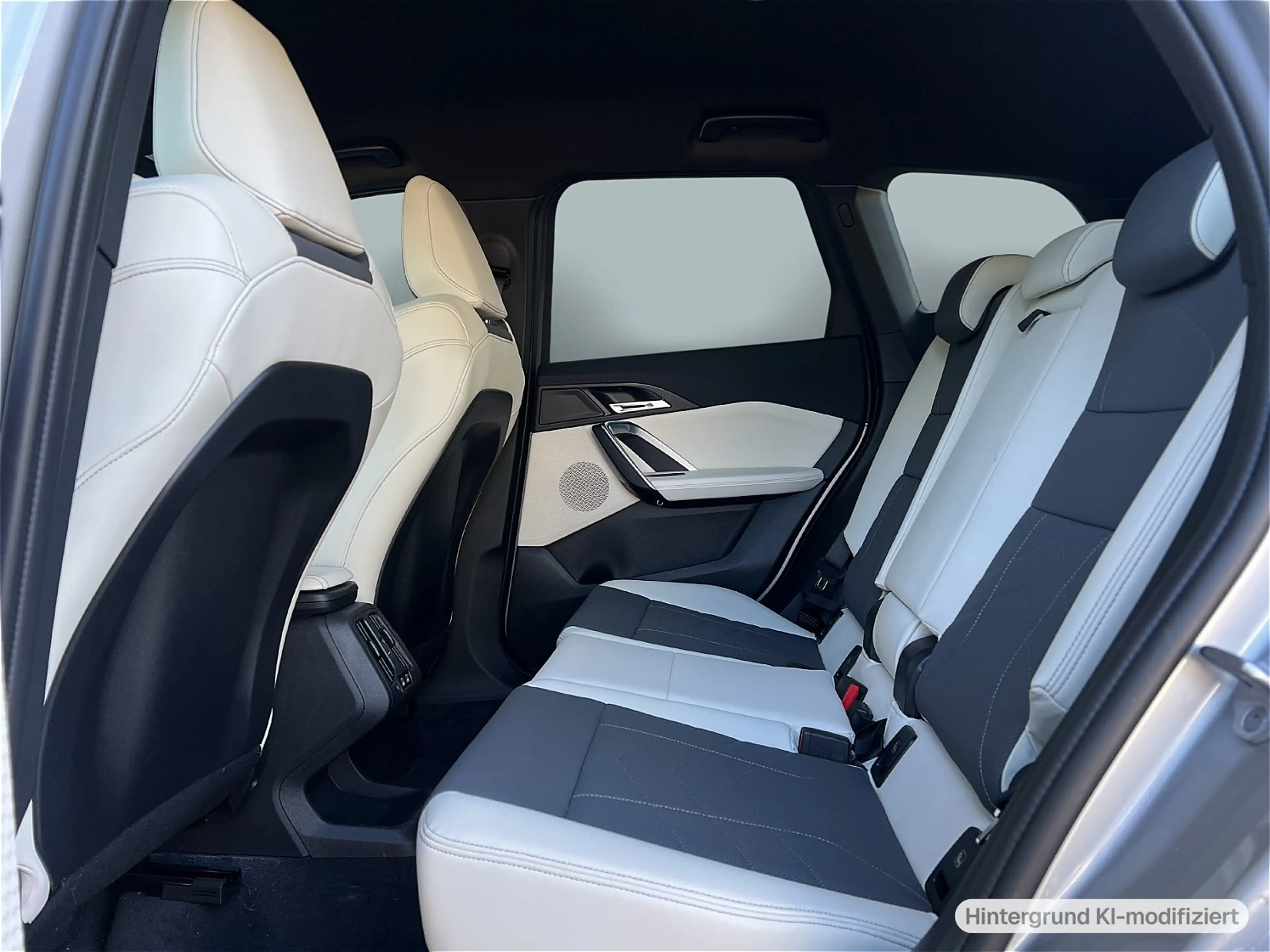 BMW X1 sDrive20i M Sport AHK DA+ ACC PA+ HUD — photo 11