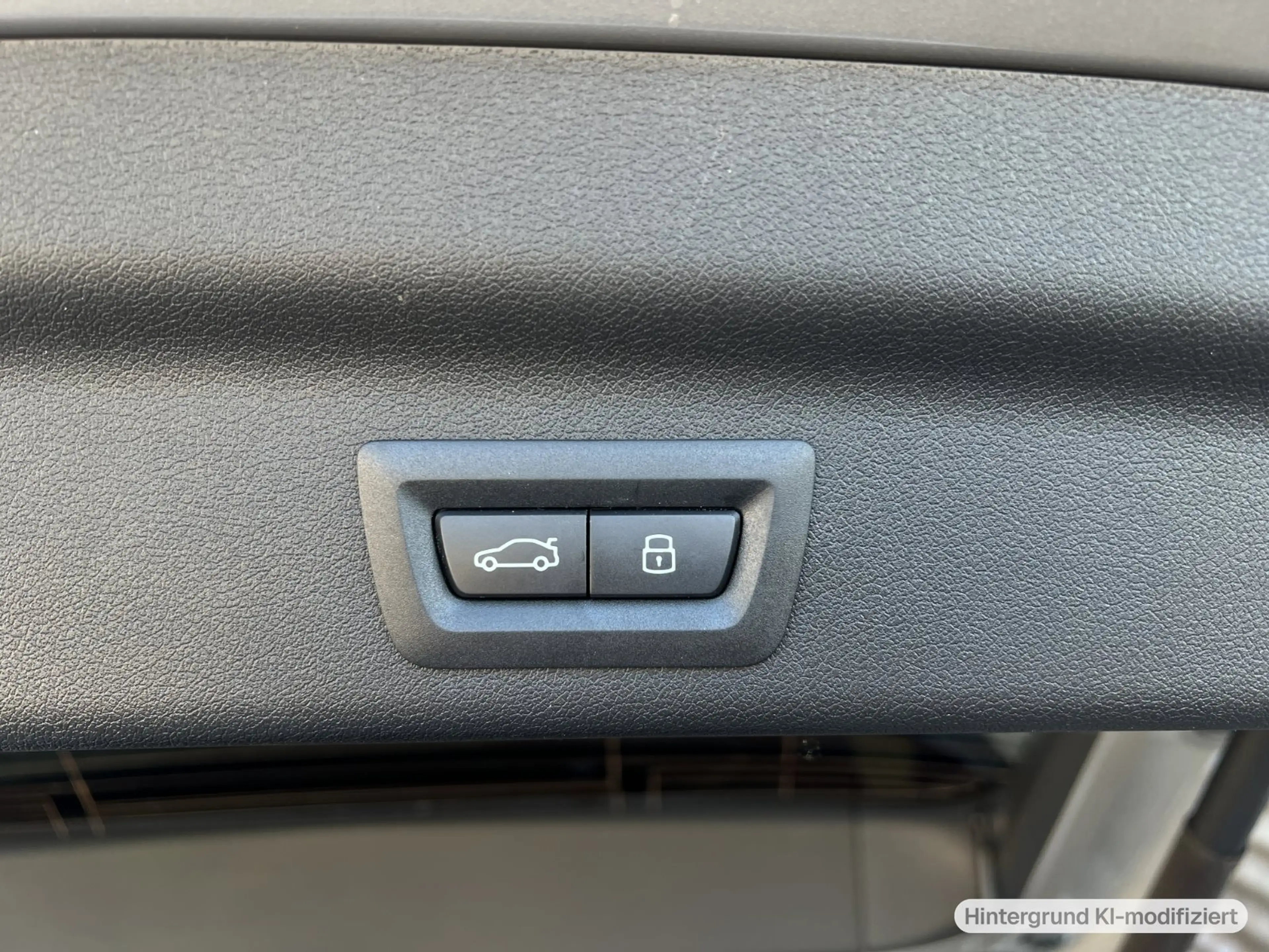 BMW X1 sDrive20i M Sport AHK DA+ ACC PA+ HUD — photo 13