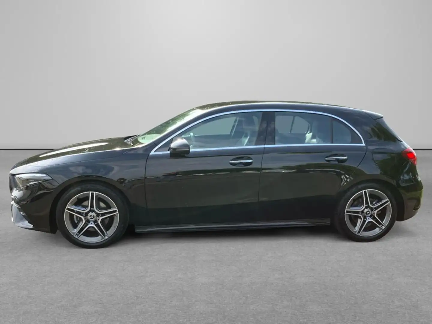 Mercedes-Benz A 200 Kompaktlimousine AMG*LED*SpurH*PDC*RFK*AHK Noir - 2