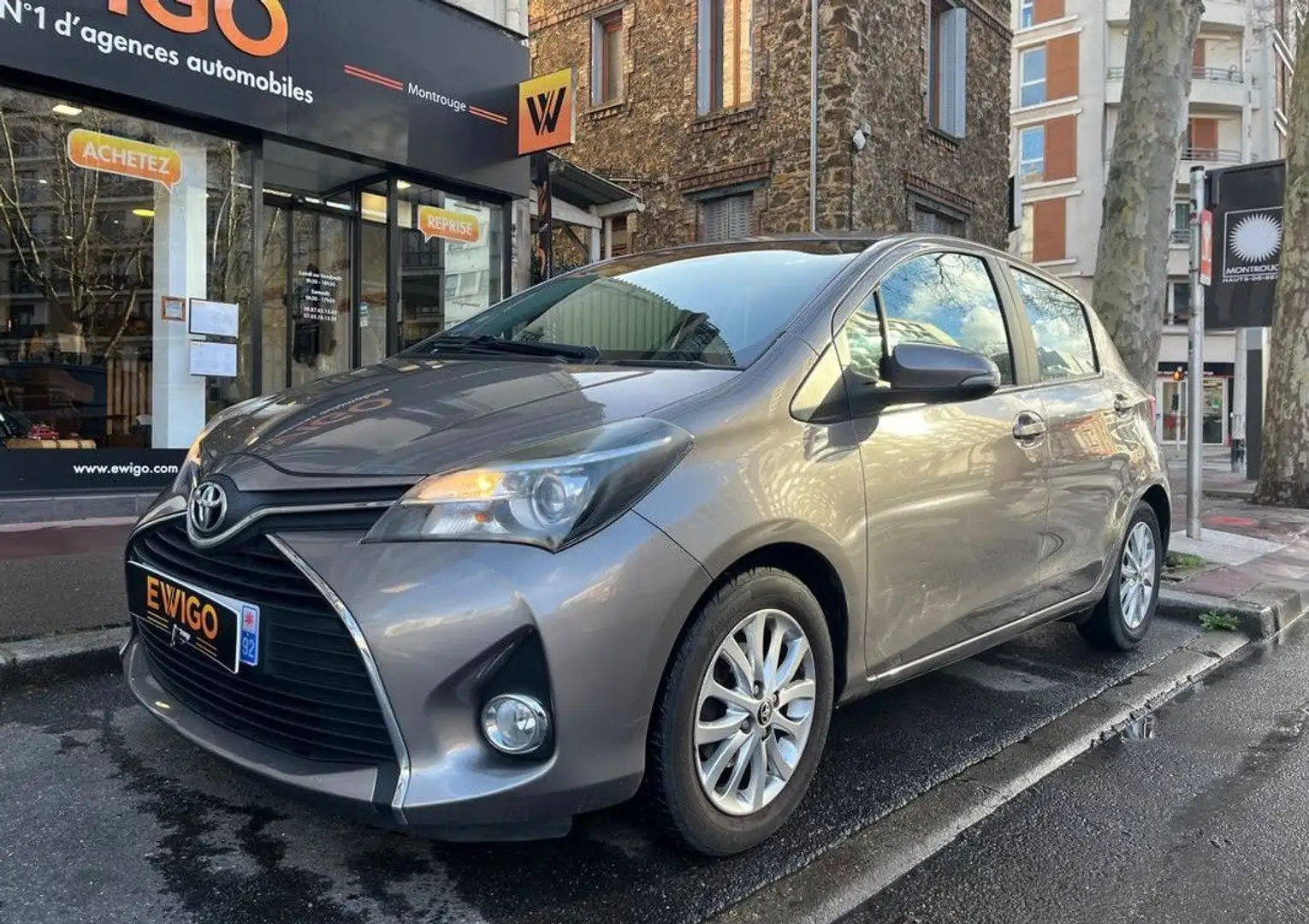 Toyota Yaris 1.0 vvti 70 dynamic Beige - 1