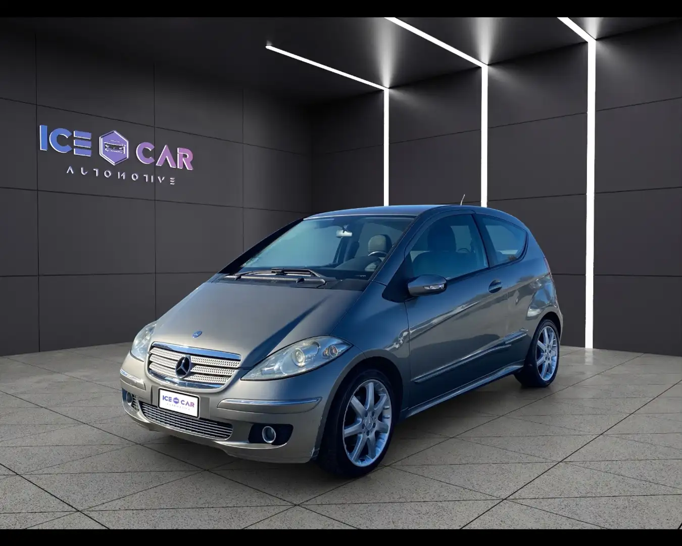 Mercedes-Benz A 150 Coupé Classic CARROZZERIA DA RIVEDERE. Grigio - 2