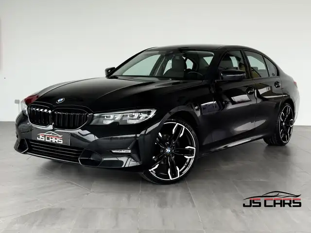 BMW 318 dA SPORT-1ERPRO-COCKPIT-CUIR-CARPLAY-CAMERA-TVA