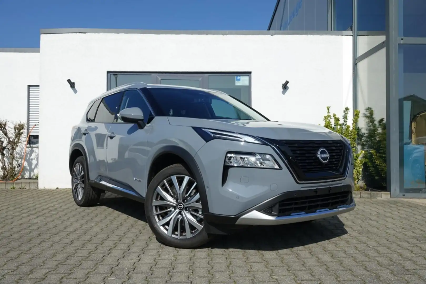 Nissan X-Trail TEKNA+ plus e-POWER e-4ORCE 5Sitz/20Zoll Grau - 1