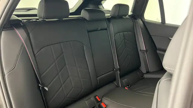 BMW i5 xDrive40 Ansicht 6