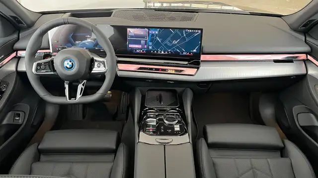 BMW i5 xDrive40 Ansicht 11