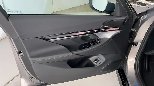 BMW i5 xDrive40 Ansicht 18