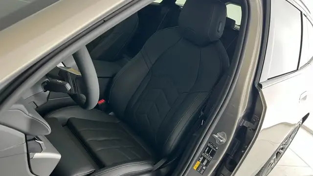 BMW i5 xDrive40 Ansicht 19