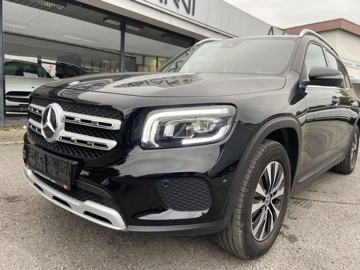 Mercedes-Benz GLB 200 d (247.612) Schwarz - 2