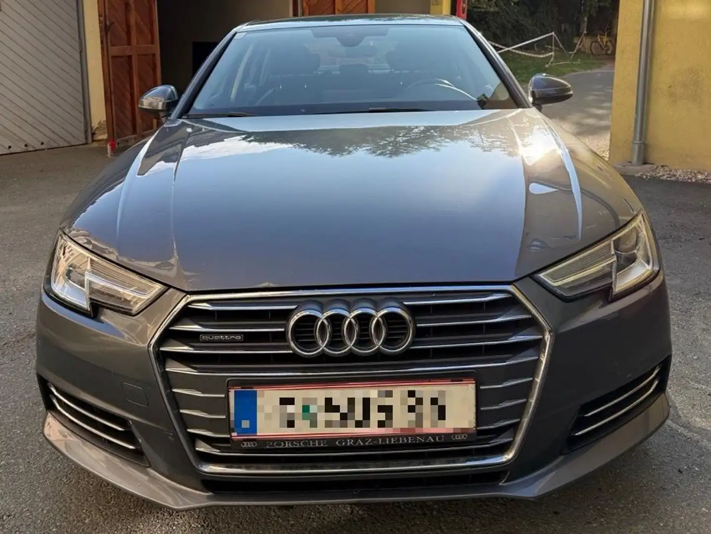 Audi A4 A4 2,0 TDI quattro S-tronic Grau - 1