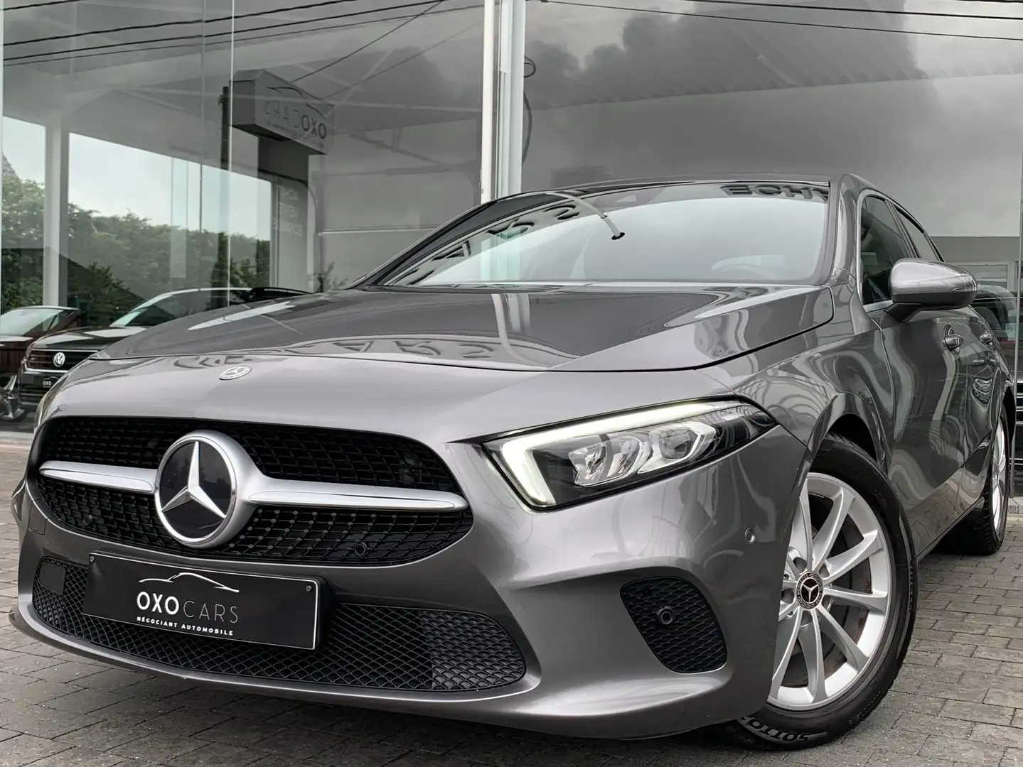 Mercedes-Benz A 180 D / Pack Sport / Boite Auto / Xenon / Gps / Camera Gris - 1