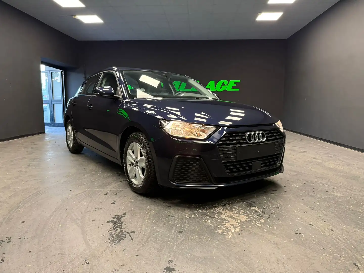 Audi A1 A1 Sportback 25 1.0 tfsi s-tronic Blau - 1