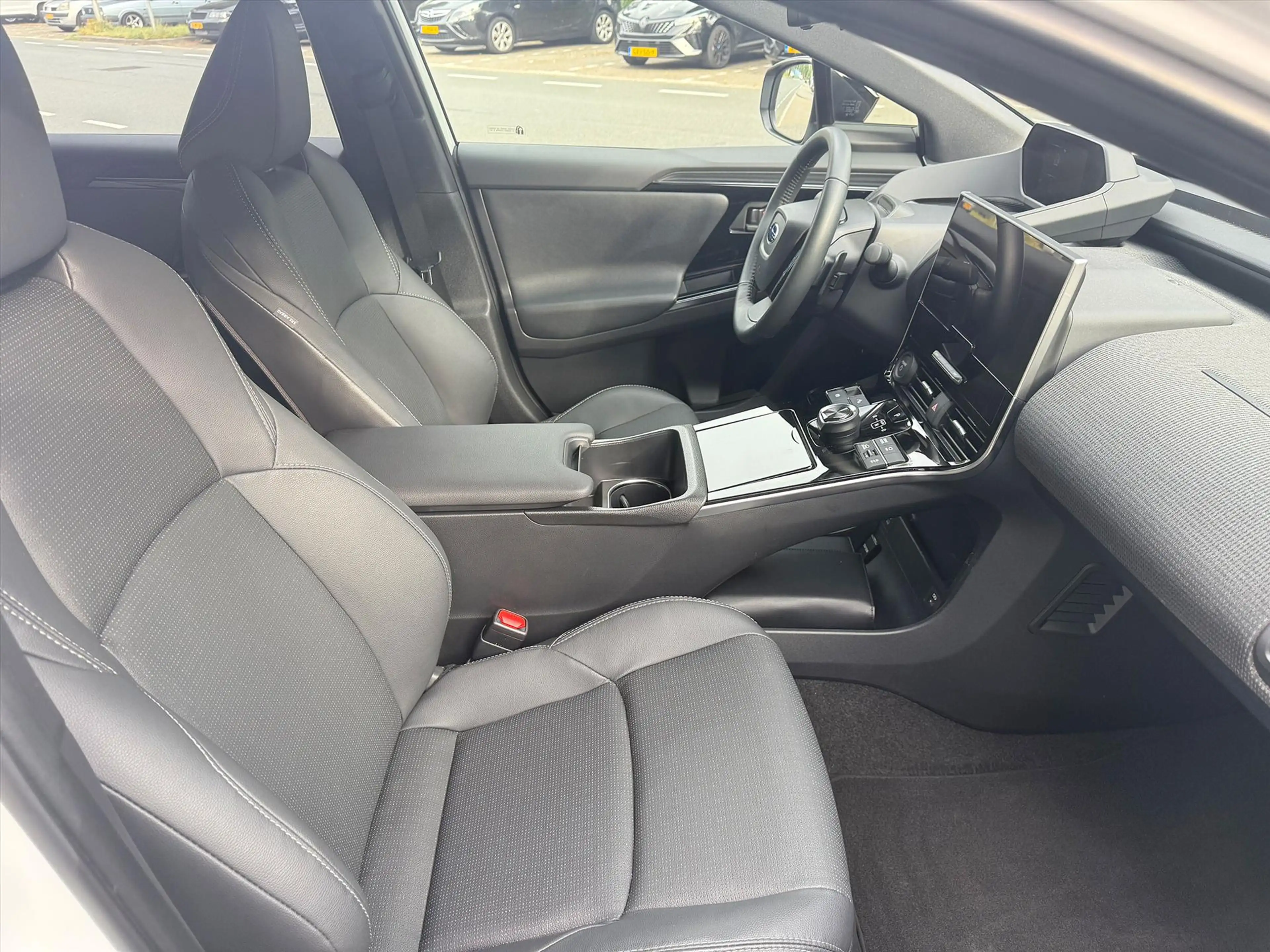 Subaru Solterra 71,4 kWh 218pk AWD Sky Package | 1e eigenaar | 8 j — photo 16