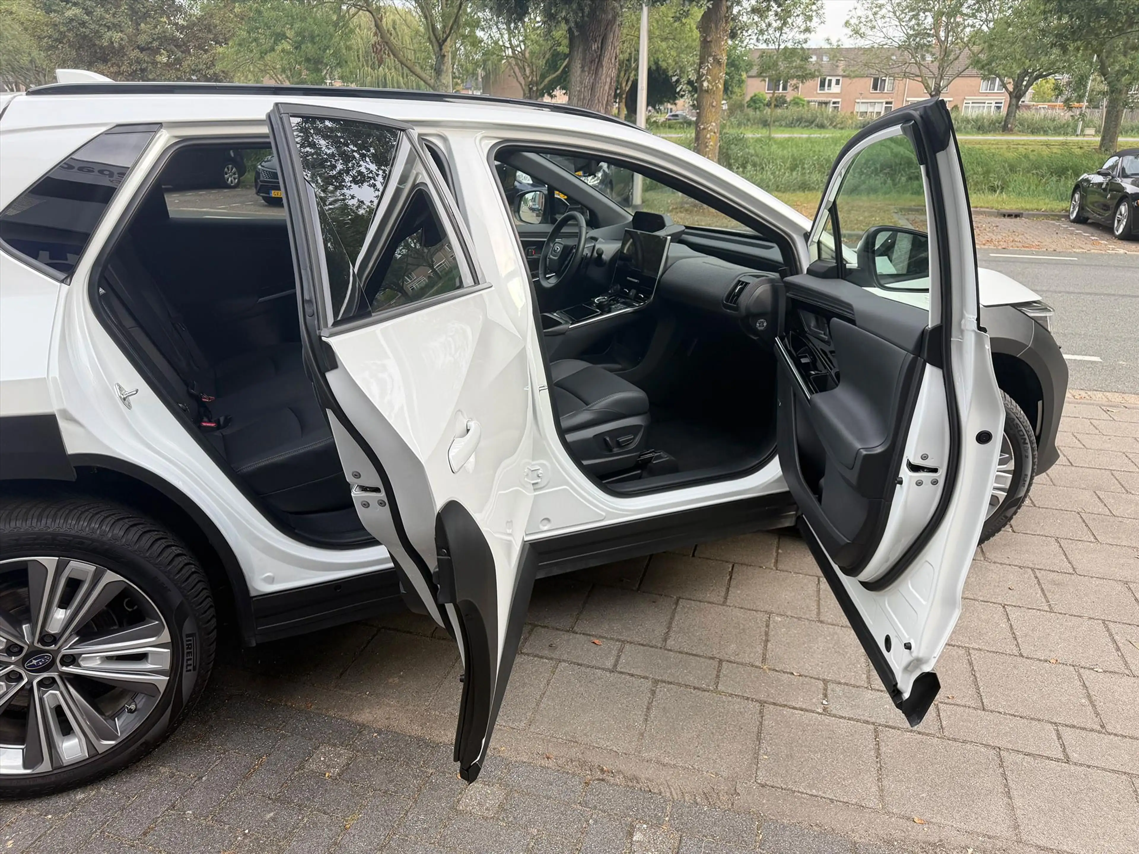 Subaru Solterra 71,4 kWh 218pk AWD Sky Package | 1e eigenaar | 8 j — photo 14