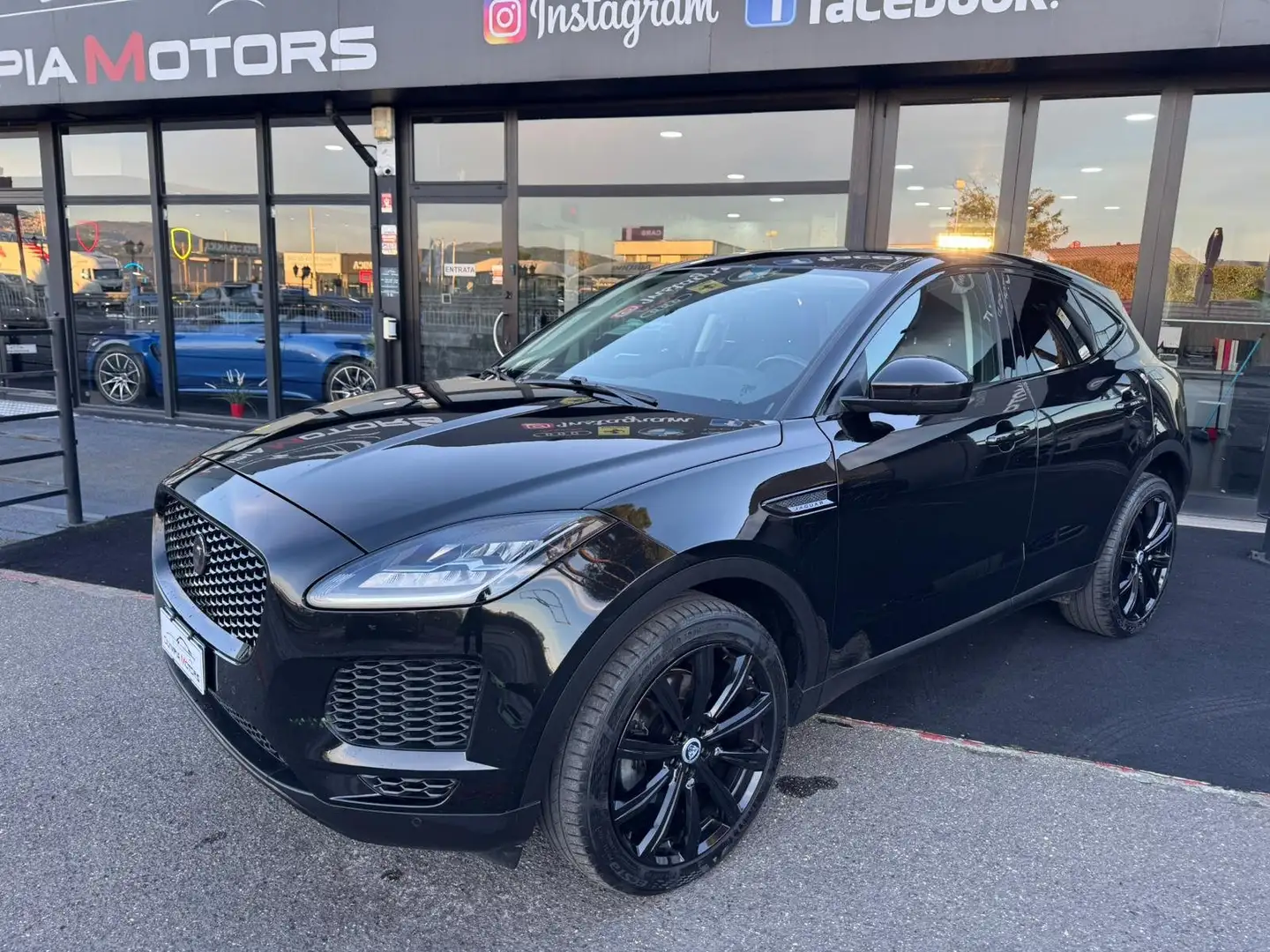 Jaguar E-Pace D180 AWD SE TETTO PANORAMA LED PELLE 20' KAMERA Schwarz - 2