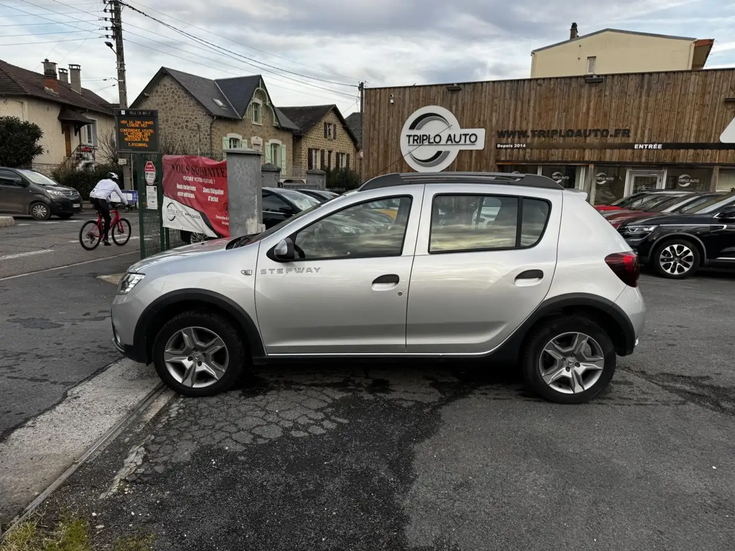 Dacia Sandero 1.5 dCi - 90 Stepway gps + camra AR + clim - 2