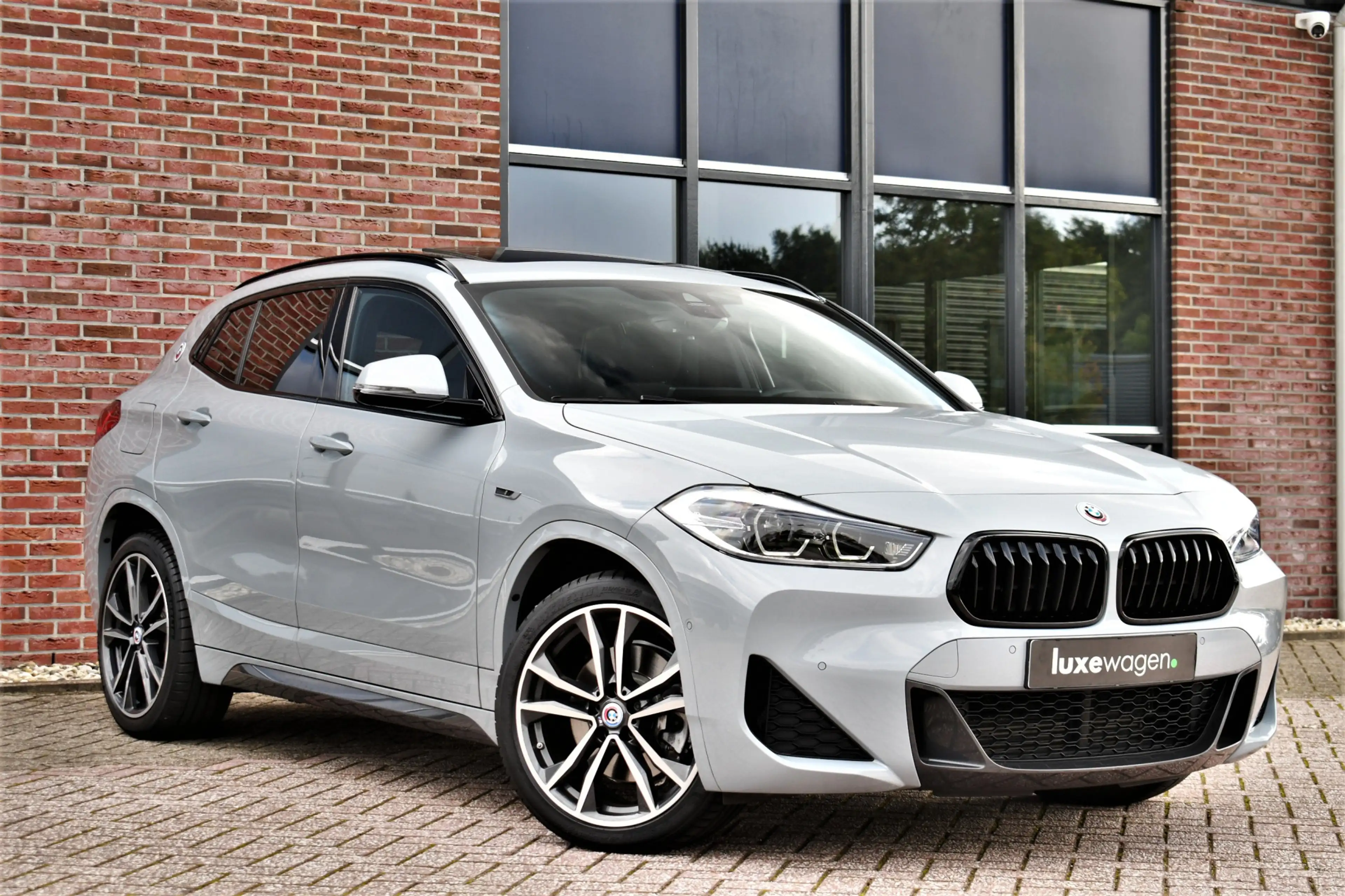 BMW X2 xDrive25e M-Sport Pano HUD ACC Camera 19inch Shado — photo 19