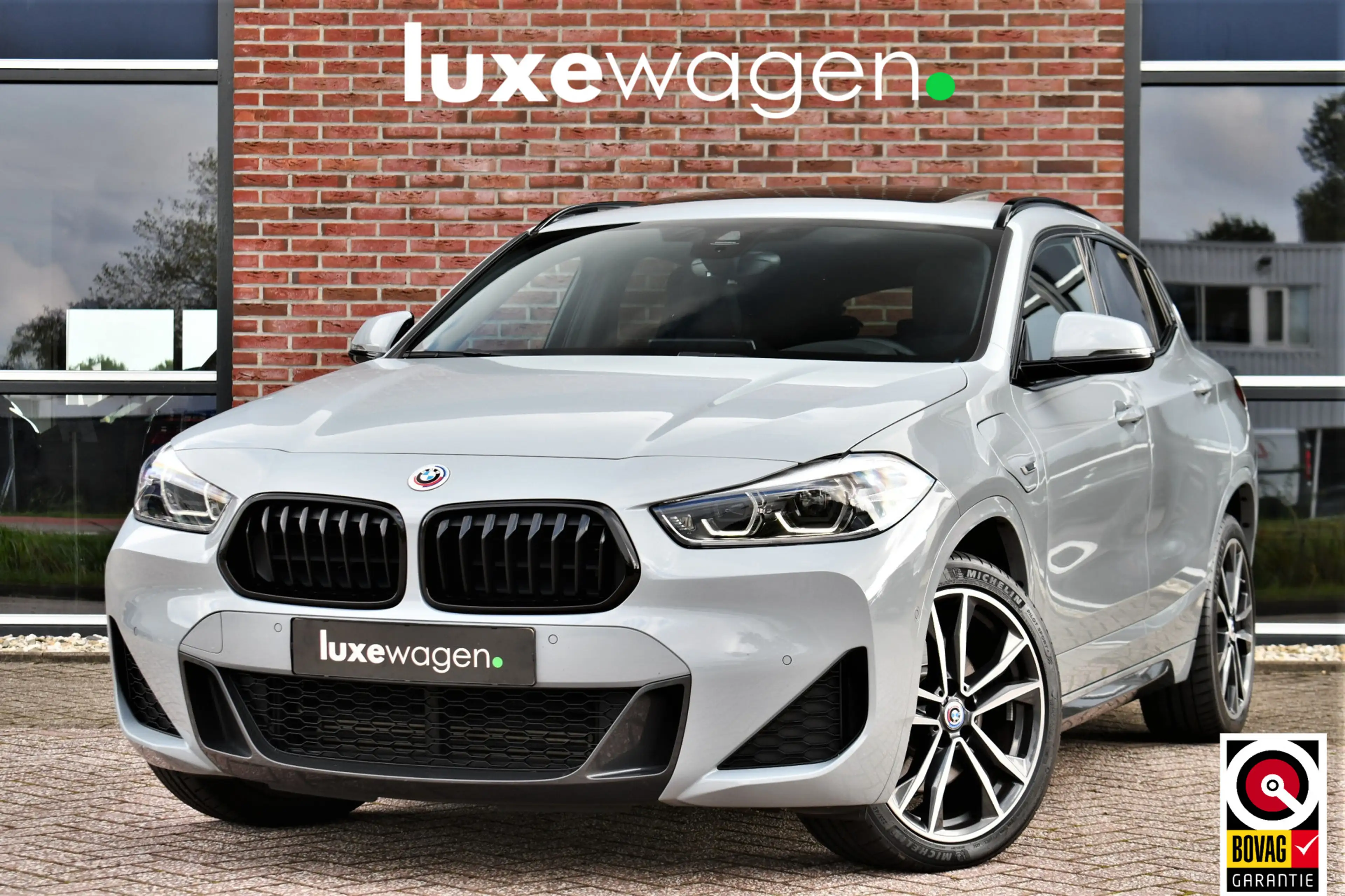 BMW X2 xDrive25e M-Sport Pano HUD ACC Camera 19inch Shado