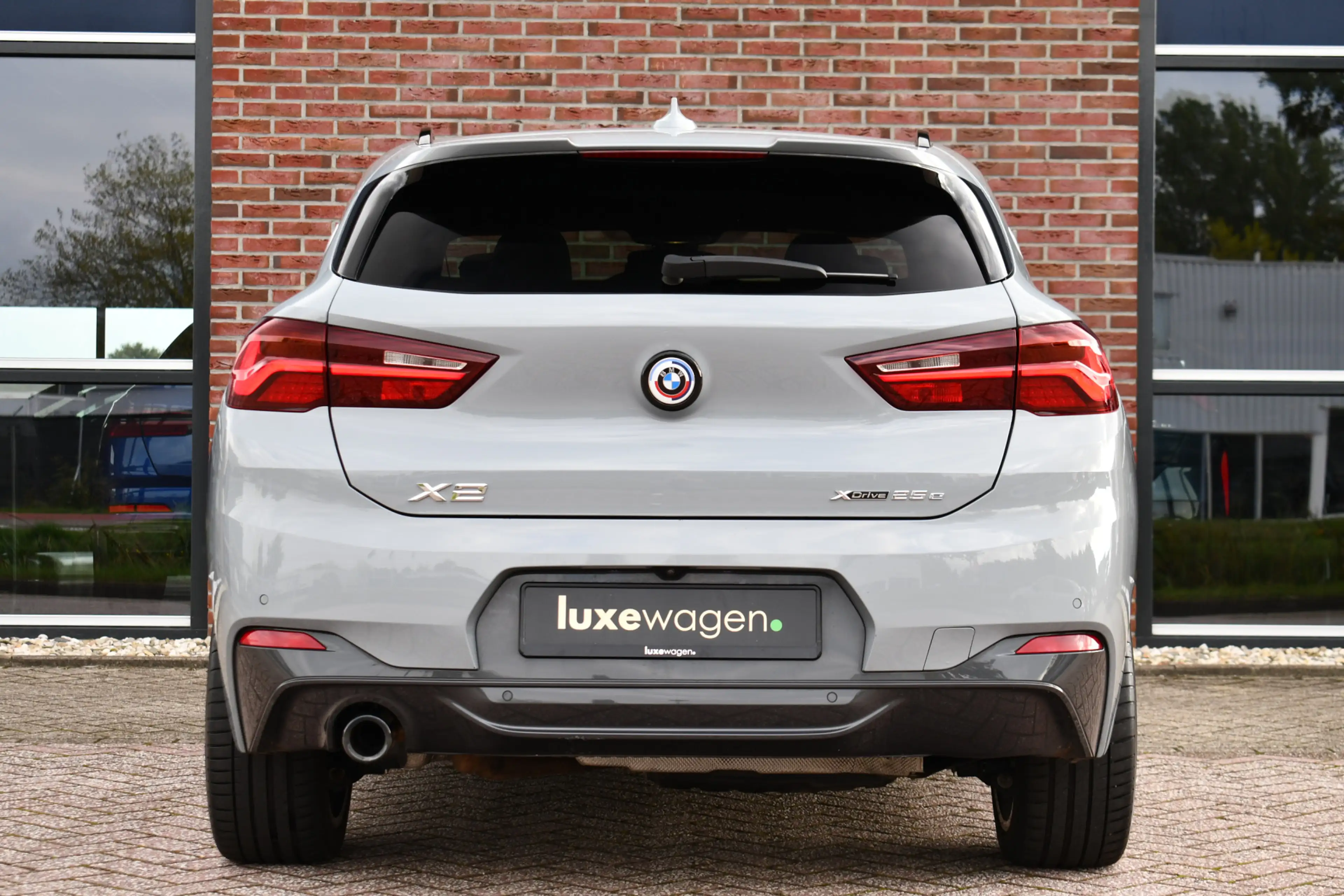 BMW X2 xDrive25e M-Sport Pano HUD ACC Camera 19inch Shado — photo 8