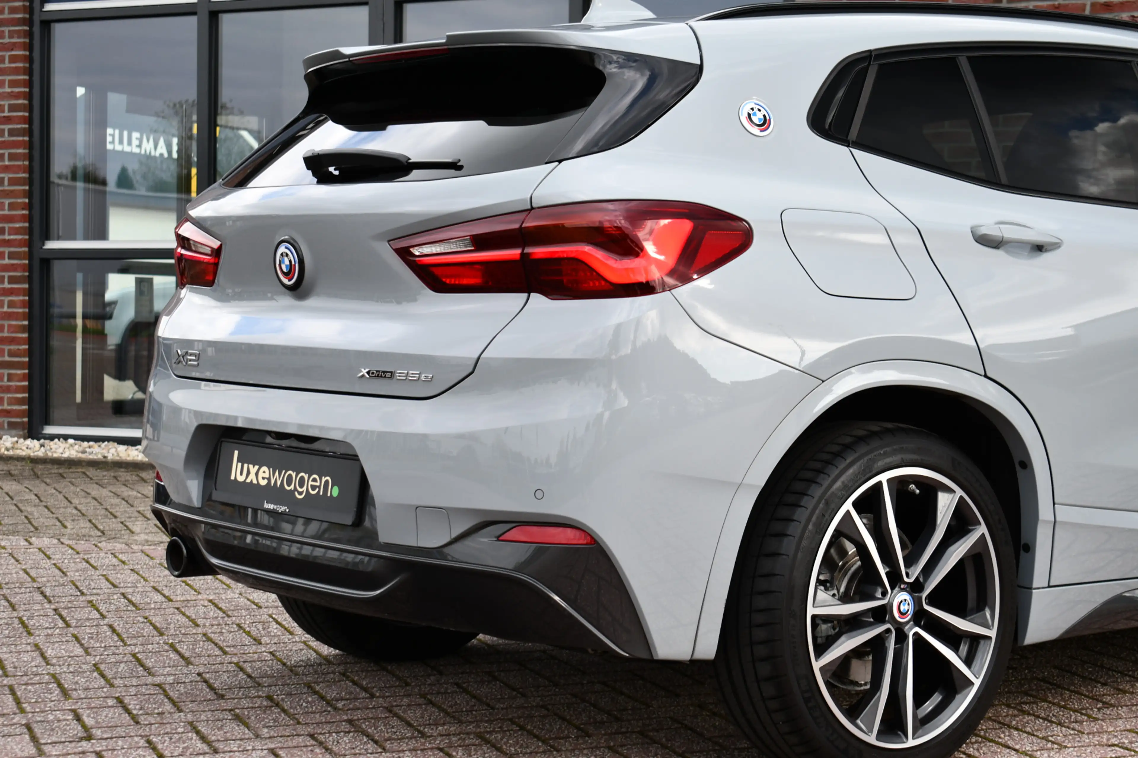 BMW X2 xDrive25e M-Sport Pano HUD ACC Camera 19inch Shado — photo 22