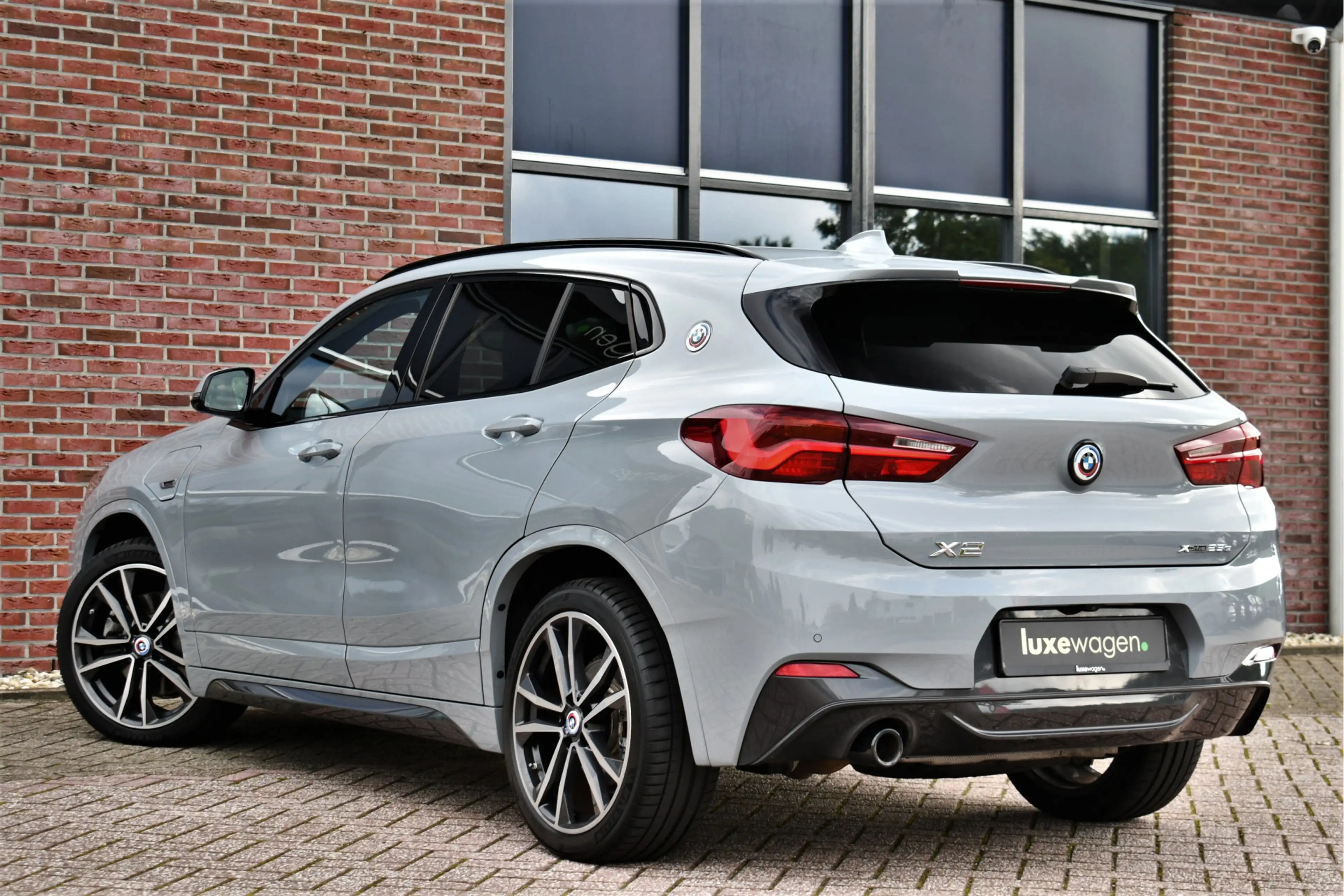 BMW X2 xDrive25e M-Sport Pano HUD ACC Camera 19inch Shado — photo 20