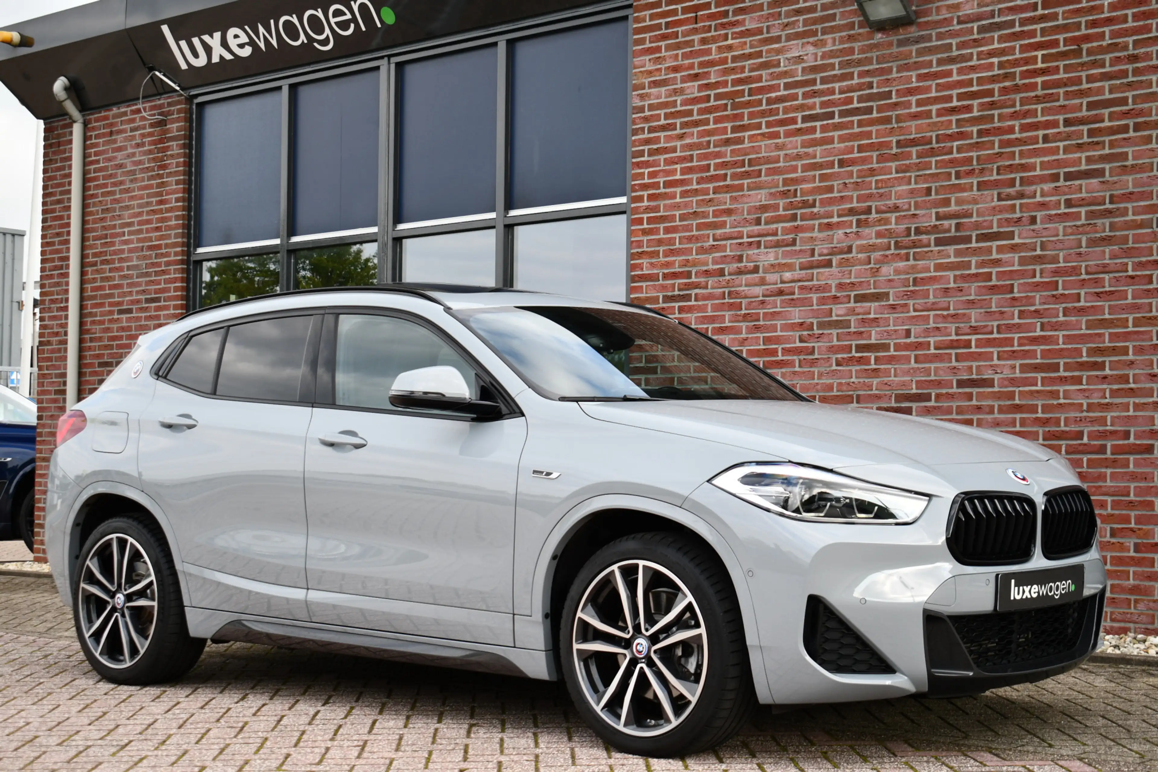 BMW X2 xDrive25e M-Sport Pano HUD ACC Camera 19inch Shado — photo 5
