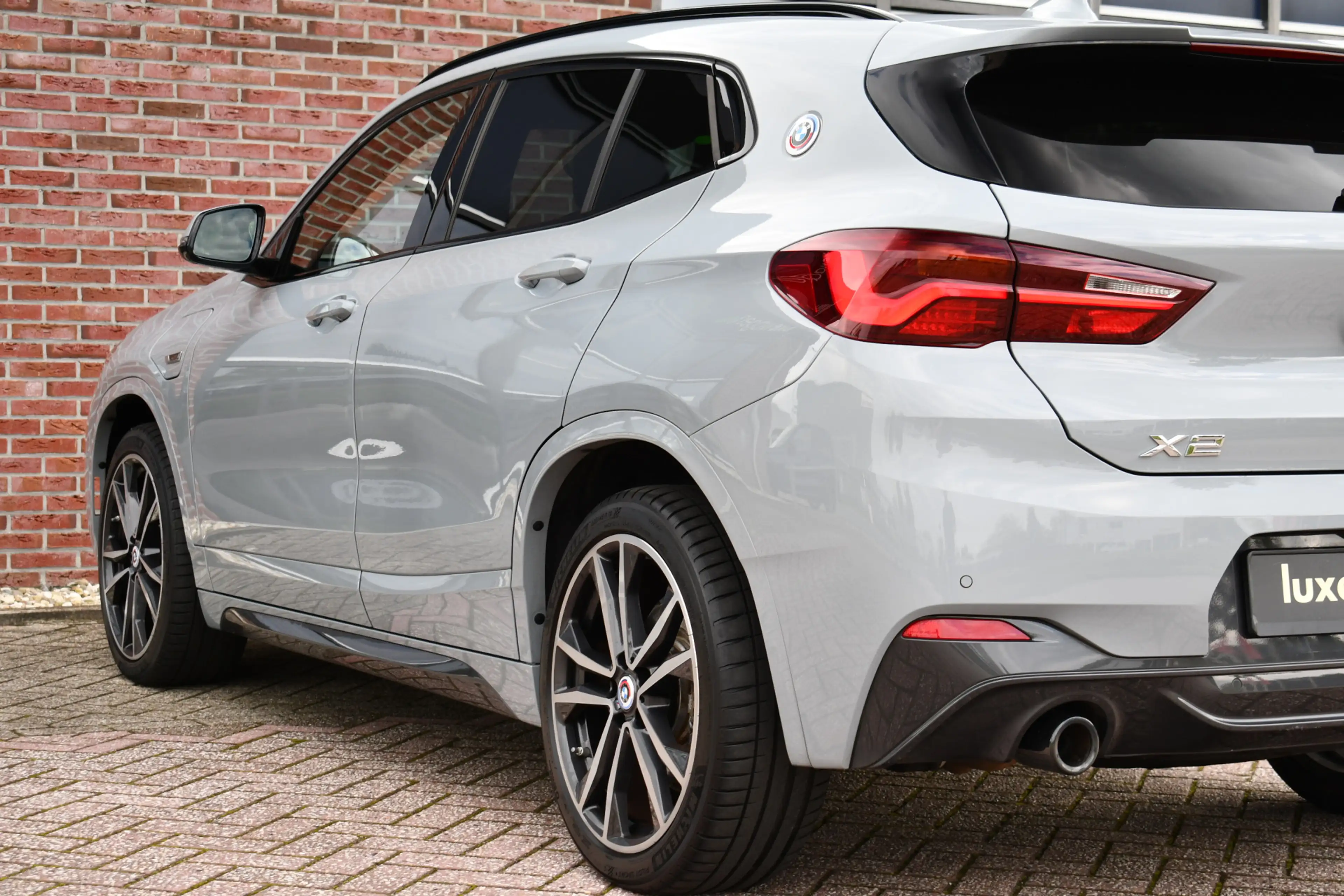 BMW X2 xDrive25e M-Sport Pano HUD ACC Camera 19inch Shado — photo 33