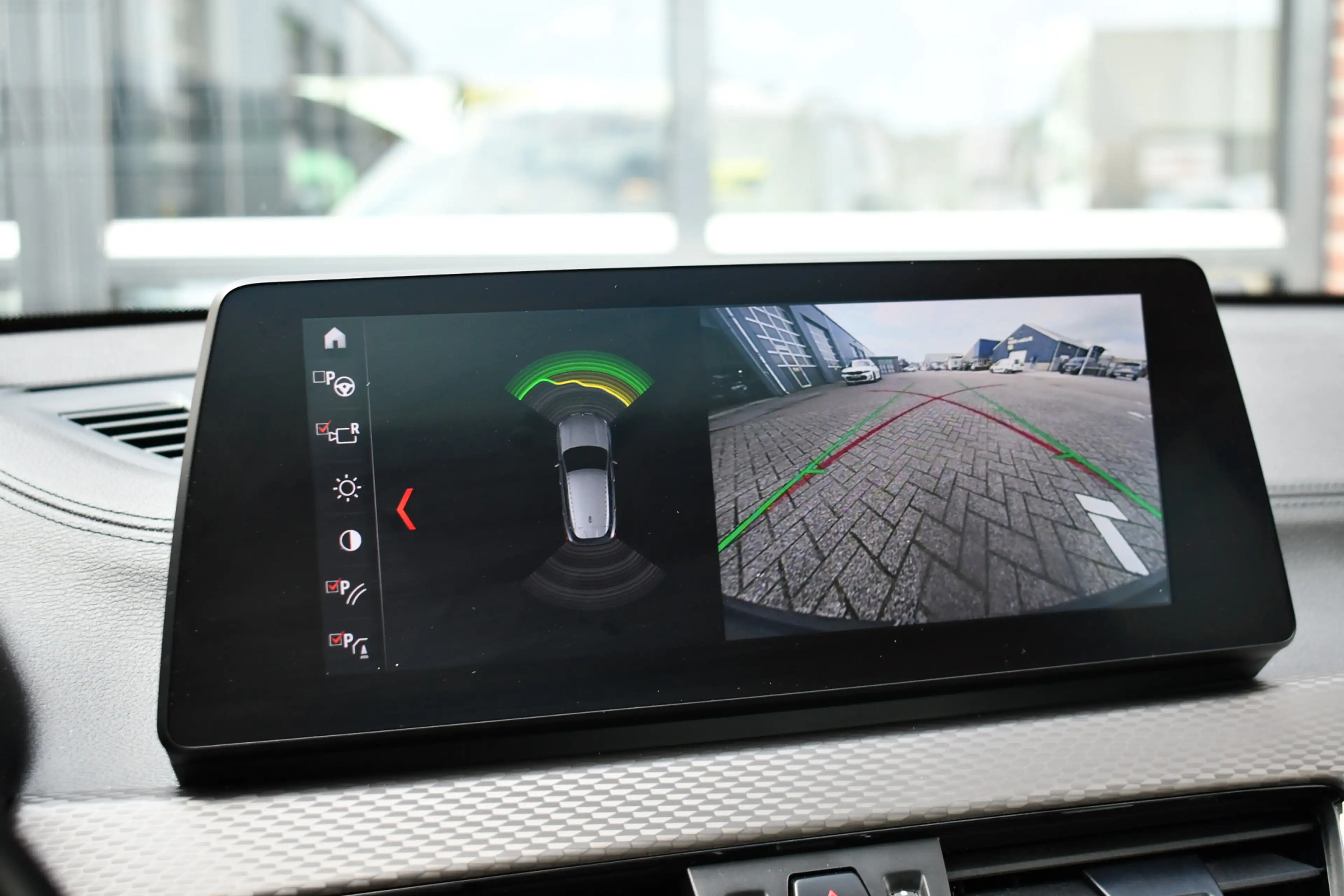 BMW X2 xDrive25e M-Sport Pano HUD ACC Camera 19inch Shado — photo 12