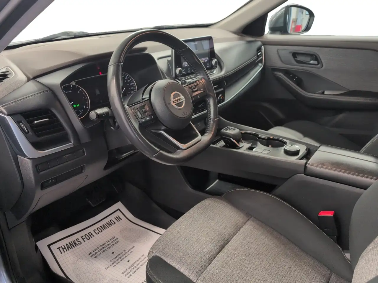Nissan Rogue снимка Nissan Rogue