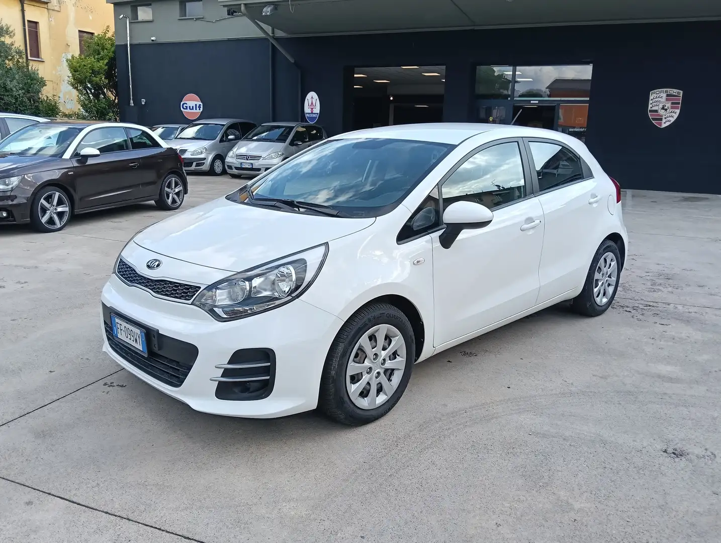 Kia Rio Rio III 5p 1.1 crdi Cool Techno Pack E6 Blanco - 2