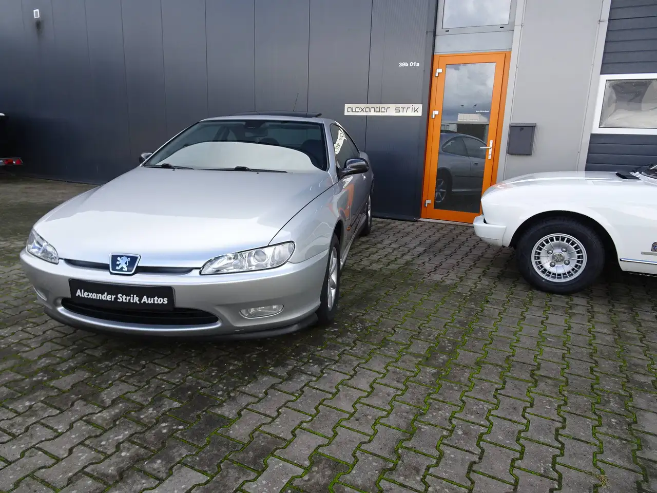 Peugeot 406 Coupe 2.0V16 Pininfarina zeer lage km stand, foto 9
