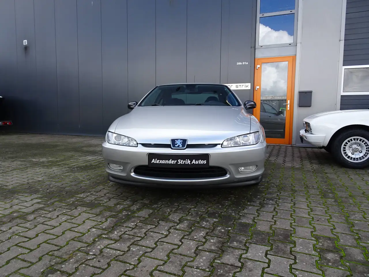 Peugeot 406 Coupe 2.0V16 Pininfarina zeer lage km stand, foto 8