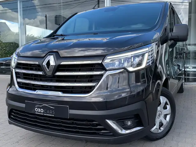 Renault Trafic XL 2.0 DCi 150 CV / Grand Passenger 8 Places / Long Châssis / 2 Portes Latérales/ Gps/ Camera/ CarPlay/ Attache Remorque