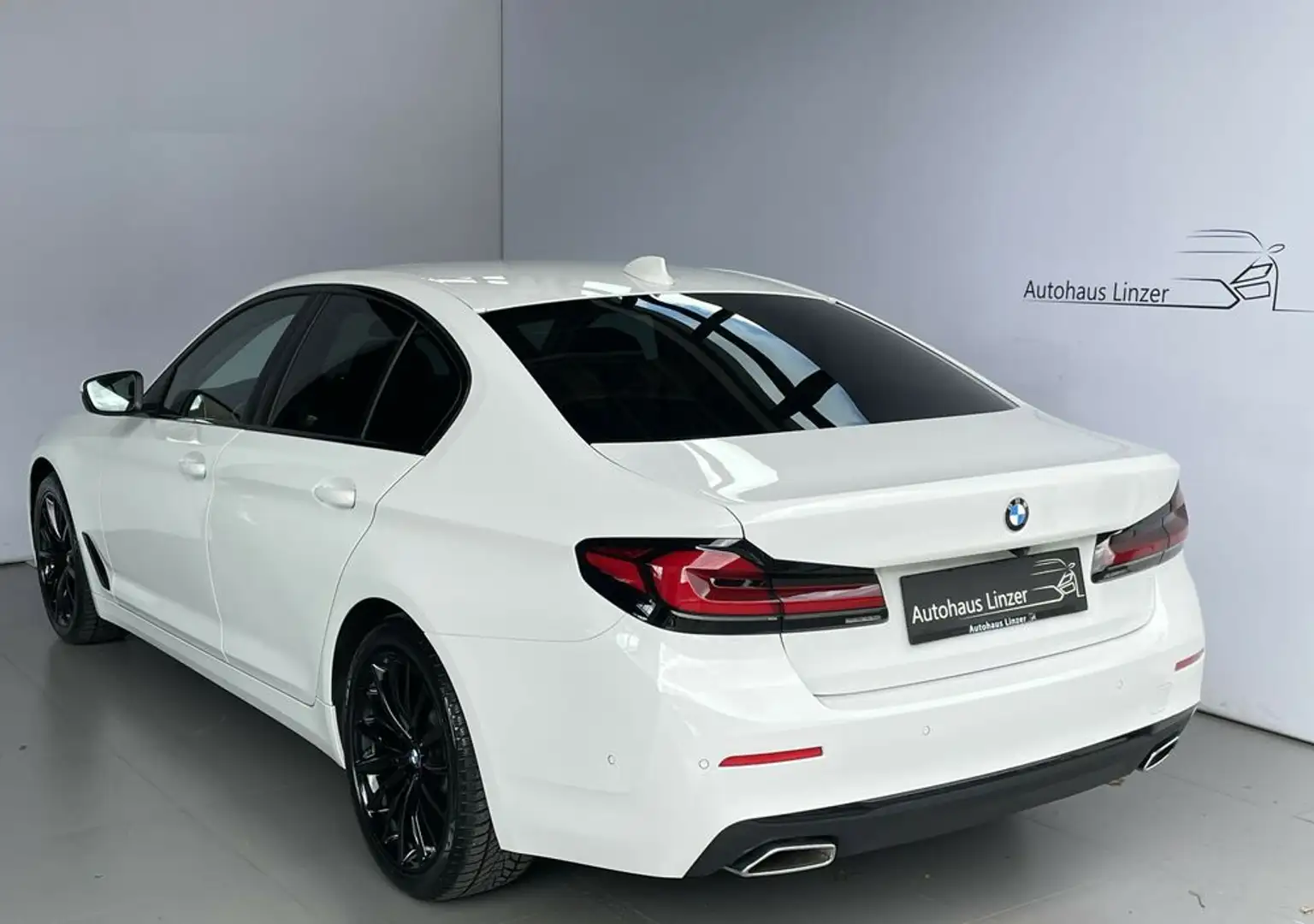 BMW 520 d xDrive M-Lenkrad *LED*ACC*StHz*MEMO*HiFi*CAM* Weiß - 2