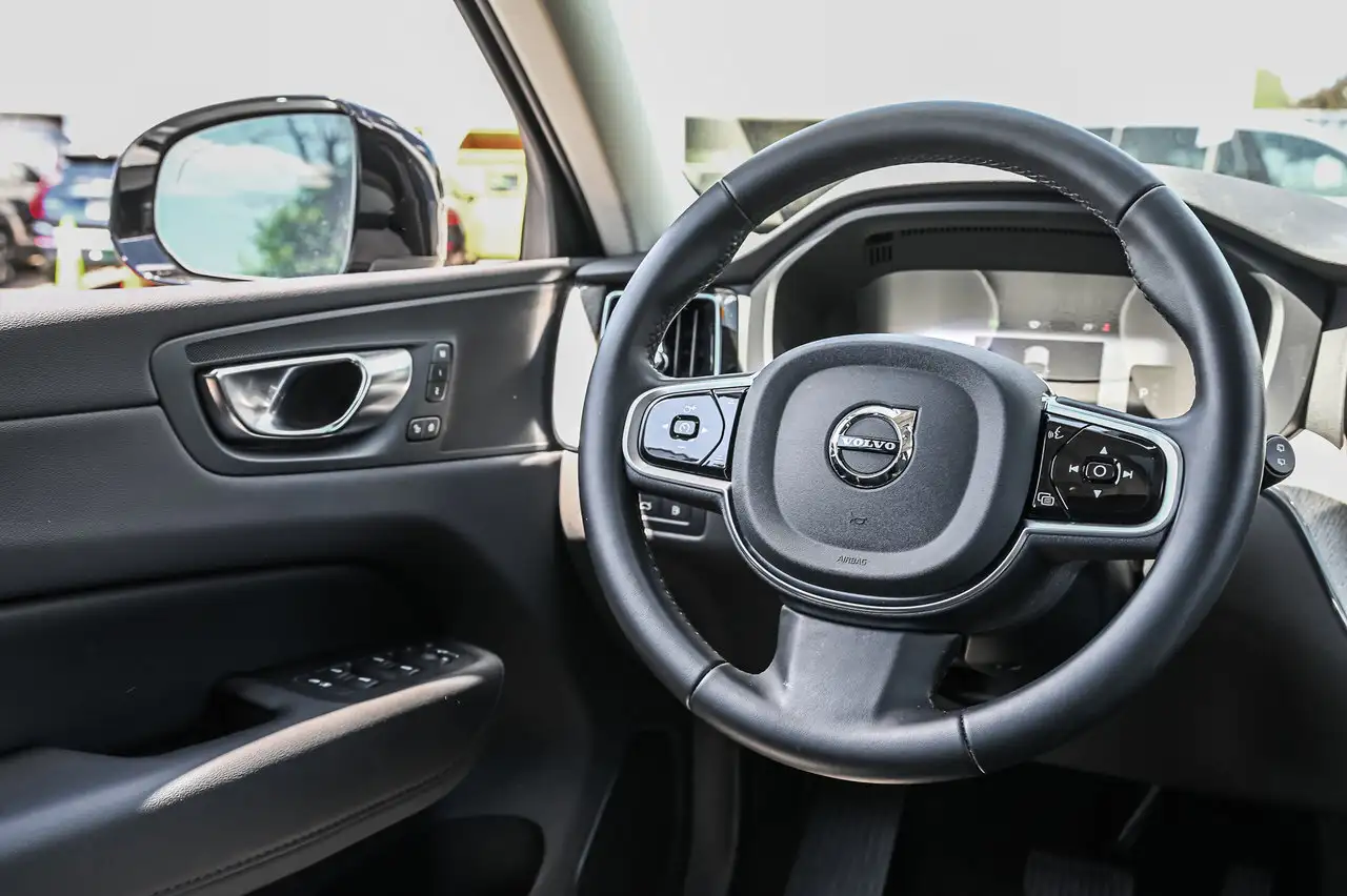 Volvo XC60 photo Volvo XC60