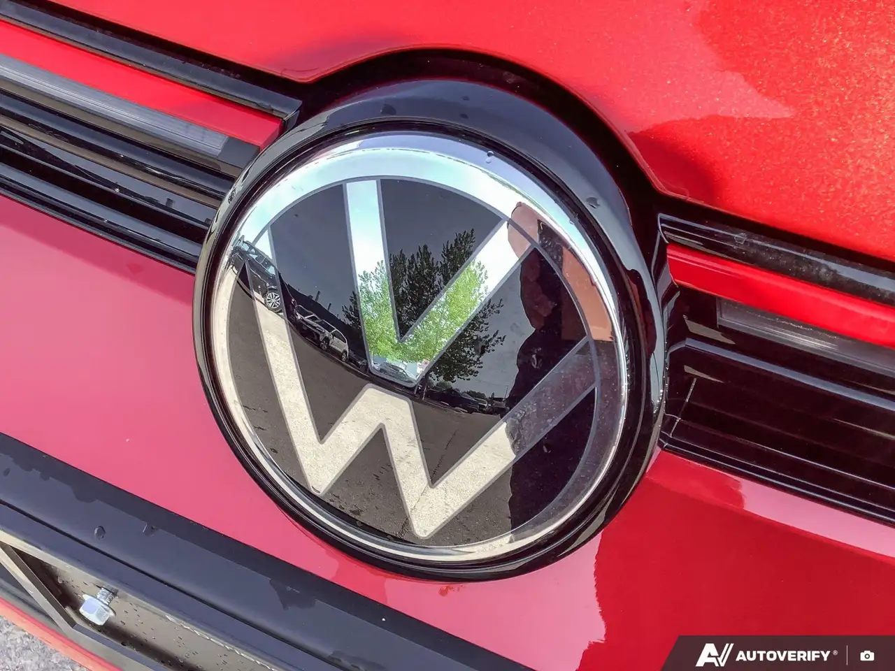 Volkswagen Golf GTI снимка Volkswagen Golf GTI